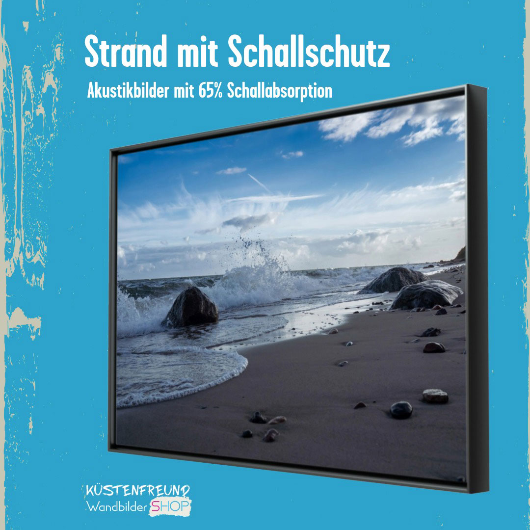 Akustikbilder mit Strand und Meer Akustikbild mit Strand und Meer an der Ostsee, zeigt große Steine am Ufer, eingefasst in einen Schallschutzrahmen.